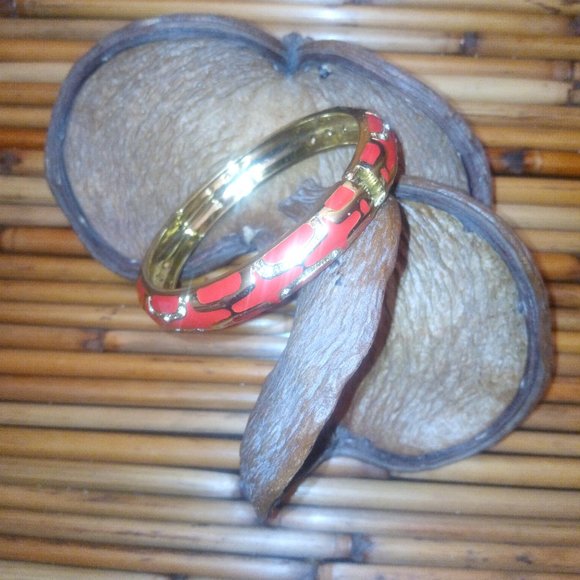 Pink and Gold Click Hinged Enamel Bracelet - Picture 8 of 16